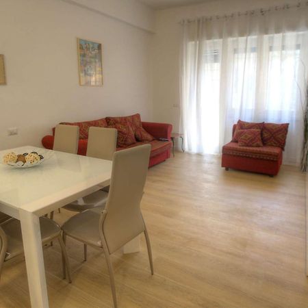 Holiday Aroma Apartamento Exterior foto